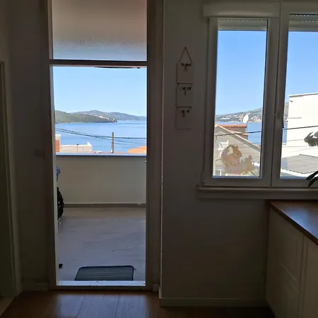 Sea View Okrug Gornji Near Copacabana Apartamento